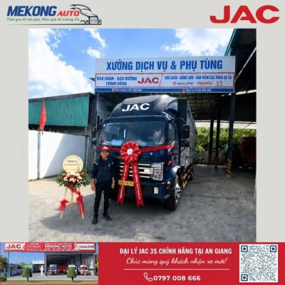 N900 PLUS E5 trao tay cho anh Hoàng Đình Xuyên, đánh dấu cột mốc hợp tác lâu dài giữa hai bên, chúc anh Xuyên gặp nhiều may mắn, thuận buồm xuôi gió