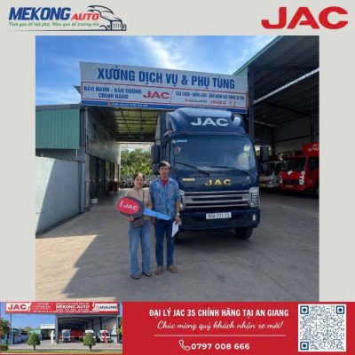 Mekong Auto chúc mừng chị Bùi Thị Diễm My nhận xe mới N900 PLUS E5
